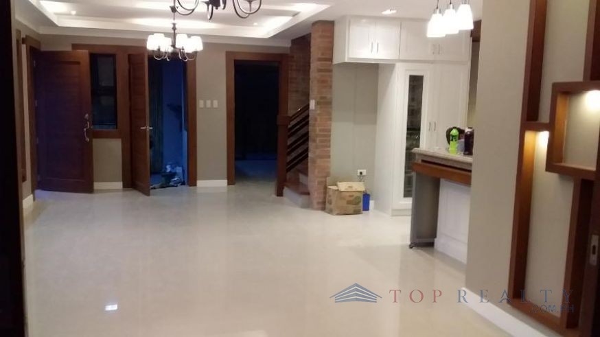 Top Realty Corporation - e4a0d56ab44624