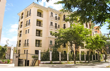 DS88-005498 – Mckinley Hill Garden Villas | 3 Bedroom 3BR Condo for Sale in Mckinley Hill, Fort Bonifacio, Taguig City | Modern city living with your own private balcony