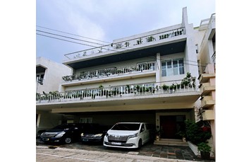 DS88-001635 – 📣MAJOR PRICE DROP!🔔 Mahogany Place 3 | Four Bedroom 4BR Semi-furnished House for sale with a Garden and Roof deck in Acacia Estates, Taguig City