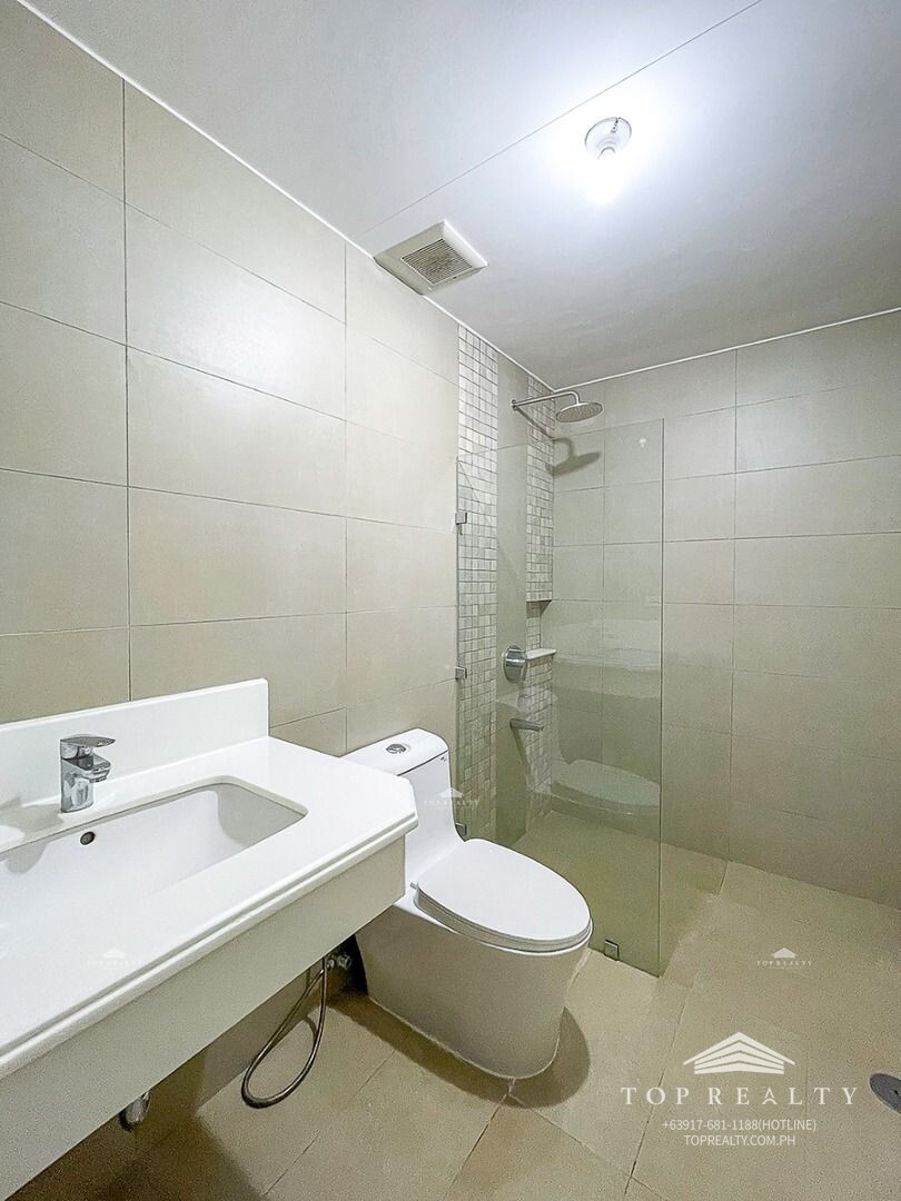 penthouse_corner_unit_condo_fo_1706864689_446d1068_progressive