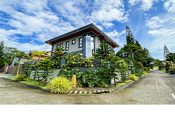 DS88-004505 – Tagaytay Country Homes | A Stunning Fully Furnished 4 BR 4 Bedroom Corner House and Lot for Sale in Tagaytay City