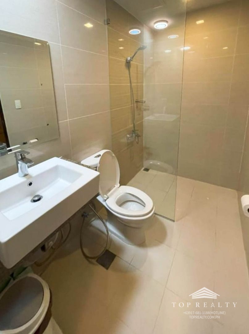 condo_unit_for_sale_in_taguig__1723603070_9ccbb0f2_progressive