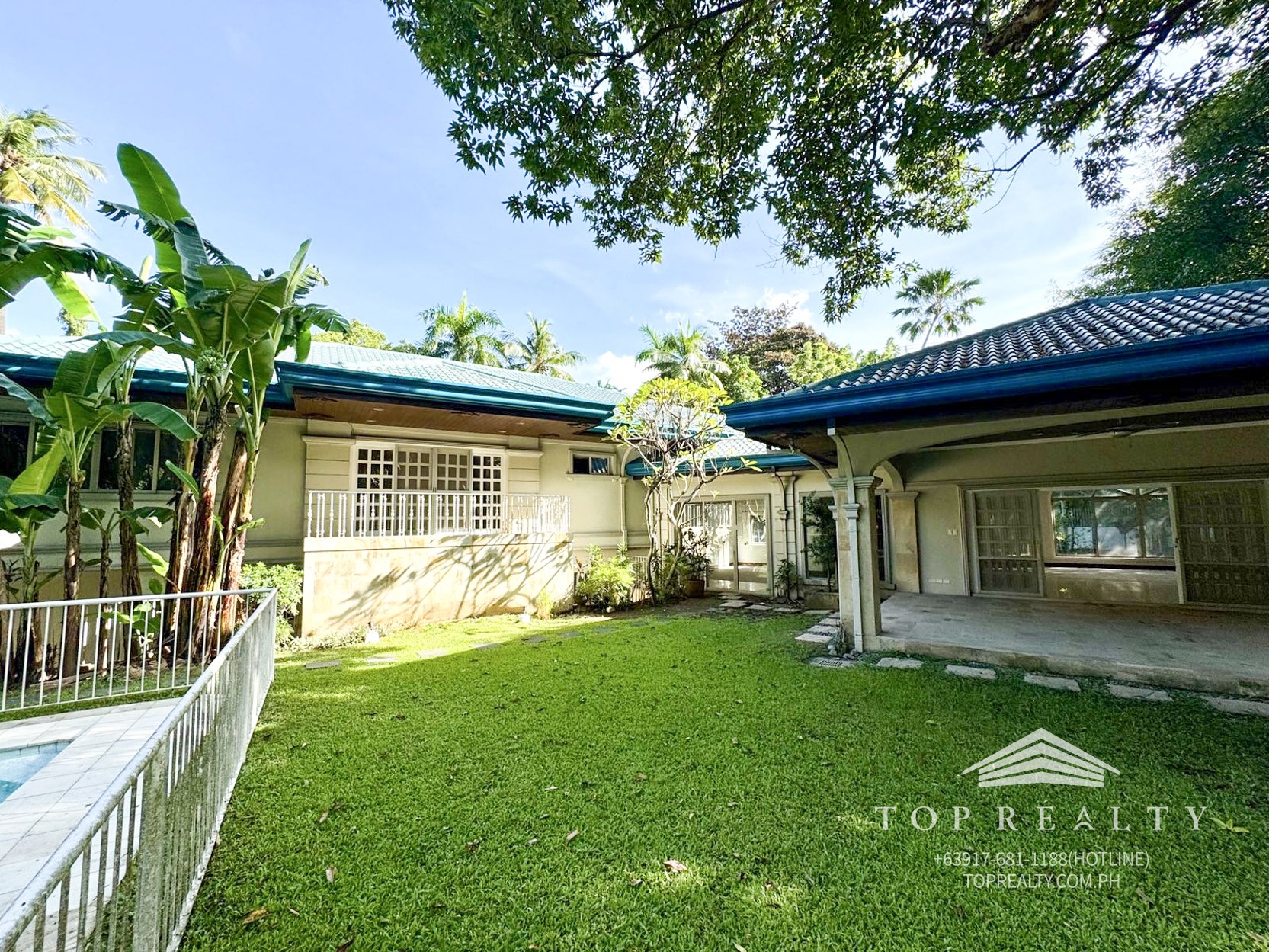 DR88-001277 | Live in Comfort & Style: 4-Bedroom House for Rent in North Forbes, Makati