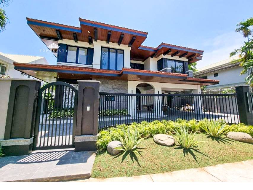 DS88-003951 – Ayala Alabang | Own a Piece of Paradise at this 5-Bedroom 5BR House for Sale in Muntinlupa City