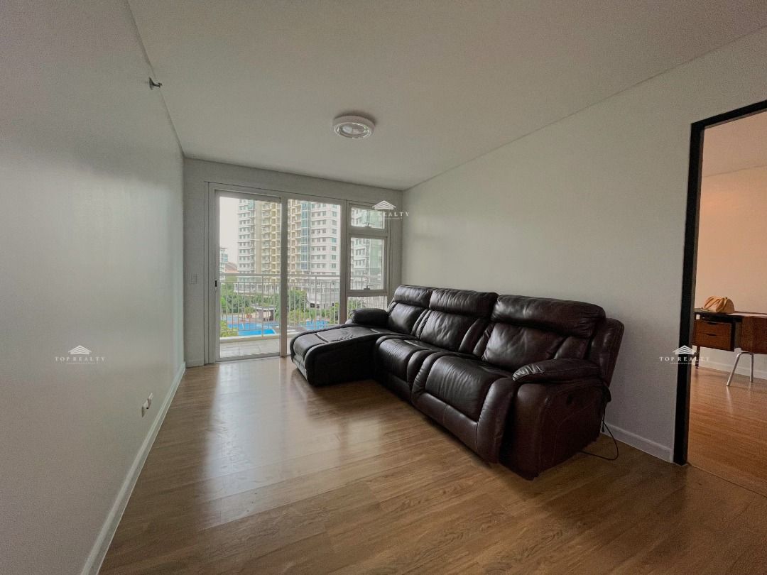 for_sale_3_bedroom_3br_condo_u_1743398282_ee62732d_progressive