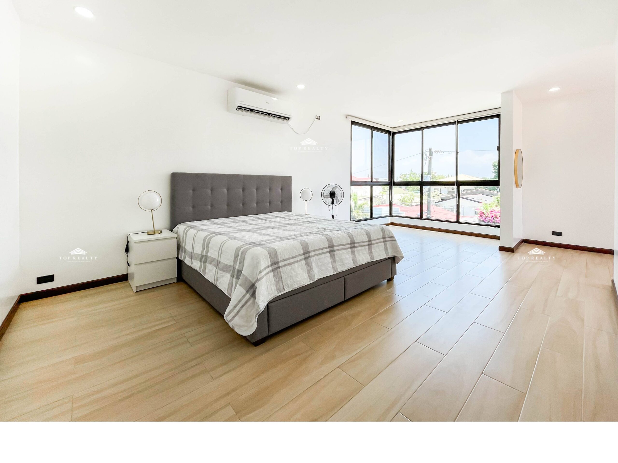 Top Realty