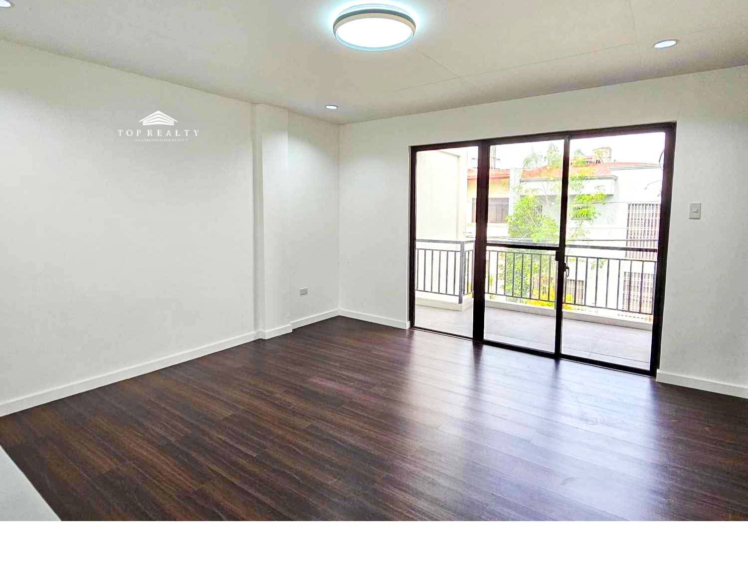 Top Realty