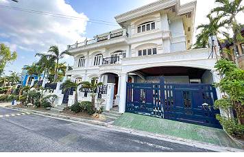 DS88-004494 – 📣PRICE DROP ALERT🔔 Vista Real Classica | Homes that are as beautiful as they are functional at this 3-Storey House and Lot for Sale in Batasan Hills, Quezon City