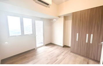 DS88-005301 – Park Mckinley West | 1 Bedroom 1BR Condo for Sale in Mckinley Taguig City | Enjoy modern living in a prime Taguig community