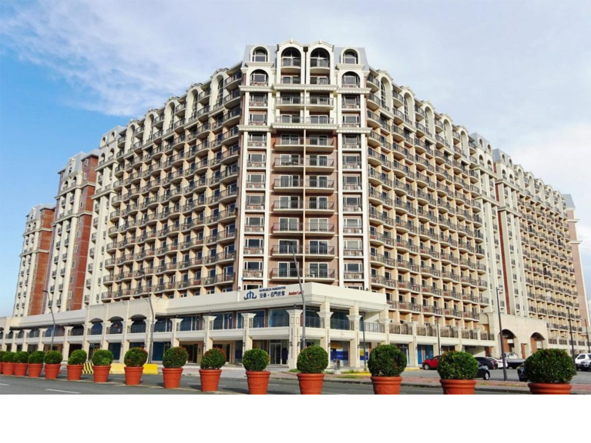 DS88-006331 – Monarch Parksuites | Parañaque City, 1 Bedroom 1BR Condo for Sale | Prime Location, Modern Living, Great Investment Opportunity