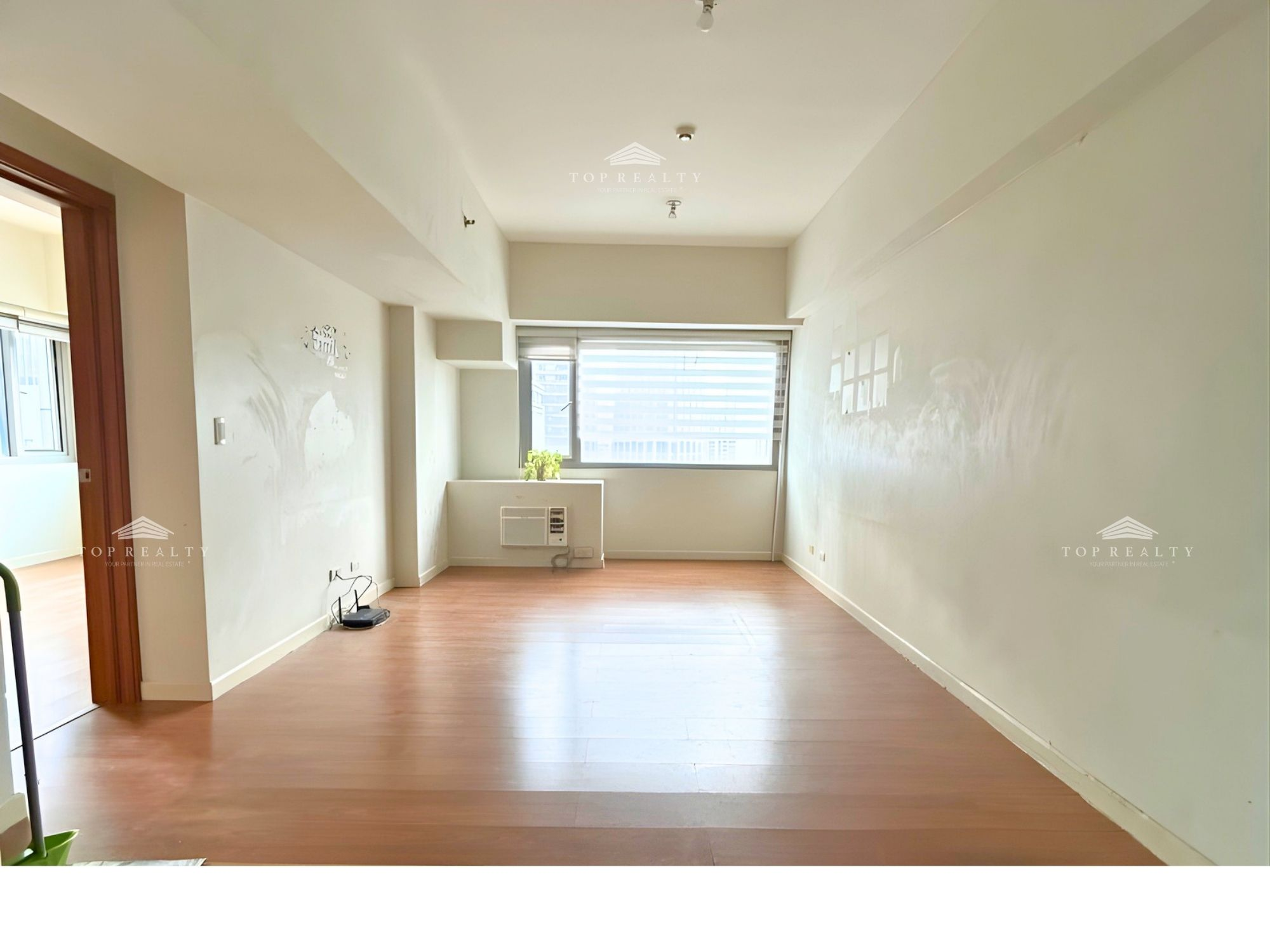 DS88-006118 – Eton Tower Makati | Spacious 1 Bedroom 1BR Condo for Sale | Live in the Heart of Makati City with Premium Convenience