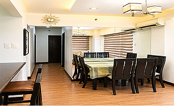 DS88-005080 – Royal Palm Residences | Elegant 3 Bedroom 3BR Condo Corner Unit for Sale in Acacia Estates, Taguig City. Premium Living in a Secure Community.