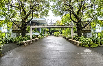 DS88-007227 – Rolling Hills Subdivision | Prime Location 2,500 sqm House for sale in New Manila, Quezon City, with a well-maintained existing home