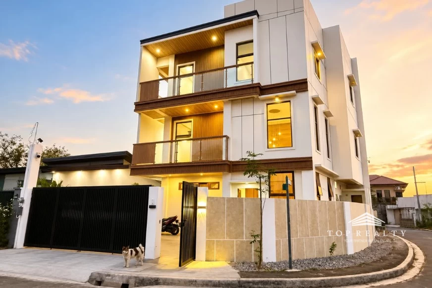 DS88-006527 – Monteverde Royale | 3 Storey Modern and Smart House and Lot for Sale in Taytay, Rizal